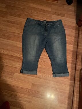 Signature by Levi Strauss Dark Blue Cropped Jeans